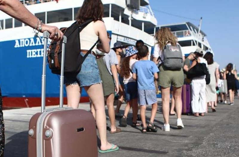 Πρόγραμμα ''Tουρισμός για Όλους 2025'' - Ποιοι το δικαιούνται (Βίντεο)