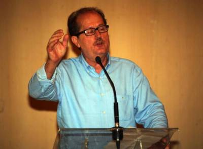 Ο δήμαρχος Καλαμάτας Παν. Νίκας αυτοπεριγράφεται απαντώντας σε Θανάση Λαγό