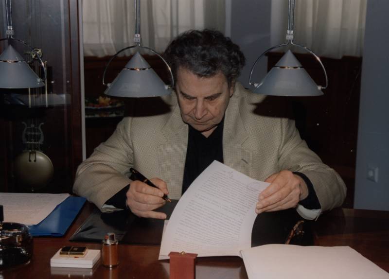 Εκθεση για το Μίκη Θεοδωράκη στο Μουσείο Ελιάς και Ελληνικού Λαδιού