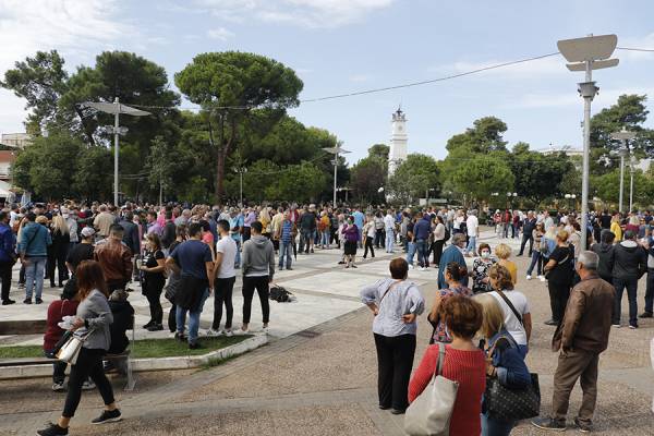 Μεγάλη συγκέντρωση διαμαρτυρίας για τους Ρομά: Ασφάλεια και ηρεμία απαιτεί η Μεσσήνη (βίντεο-φωτογραφίες)