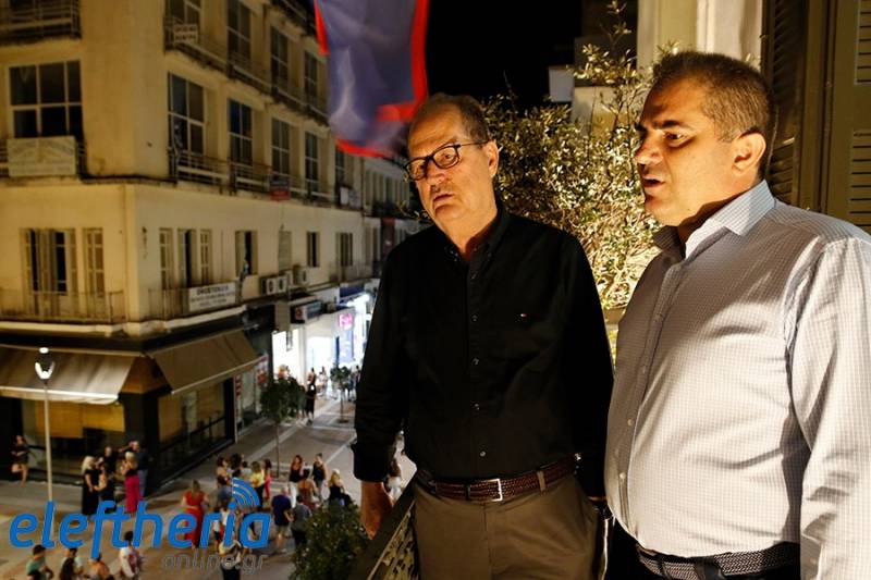 Καλαμάτα: Ο Παν. Νίκας παρέδωσε τα κλειδιά του Δήμου στον Θαν. Βασιλόπουλο (Βίντεο+φωτο)