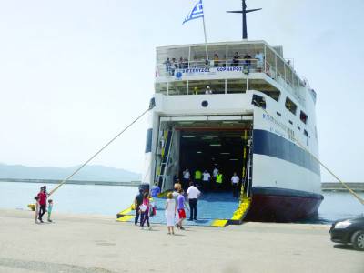 Με 110 επιβάτες αναχώρησε το &quot;Βιτσέντζος Κορνάρος&quot;