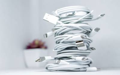 Ιστορική συμφωνία στην ΕΕ: Ένας φορτιστής για όλες τις συσκευές μέχρι το 2024