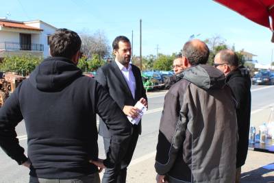 Συνάντηση Γερονικολού με αγρότες στα Φιλιατρά