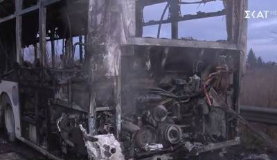 Φωτιά σε λεωφορείο στη Σίνδο – Σώοι επιβάτες και οδηγός