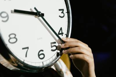 Πότε αλλάζει η ώρα - Πηγαίνουμε τα ρολόγια μία ώρα πίσω