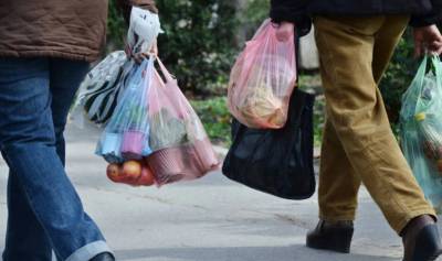 Μειώθηκε κατά 99,9% η χρήση της πλαστικής σακούλας στα σούπερ μάρκετ το 2020