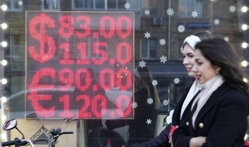 Ρωσία: Θα πληρώνει σε ρούβλια τα χρέη που έχει στο εξωτερικό