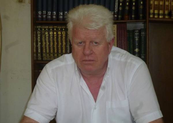 &quot;Παιχνίδια&quot; με εκπτώσεις καταγγέλλει ο Γόντικας 