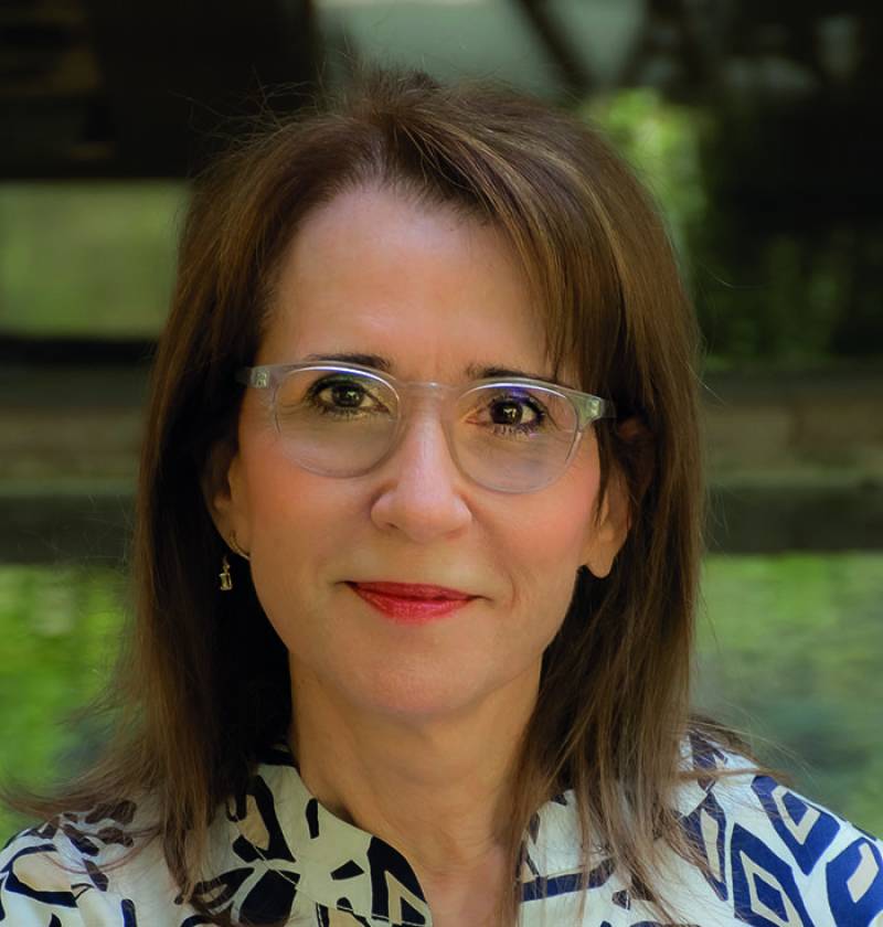 Η Ελένη Κουτσούδη – Ιόλα στην &quot;Ε&quot; για το βιβλίο της