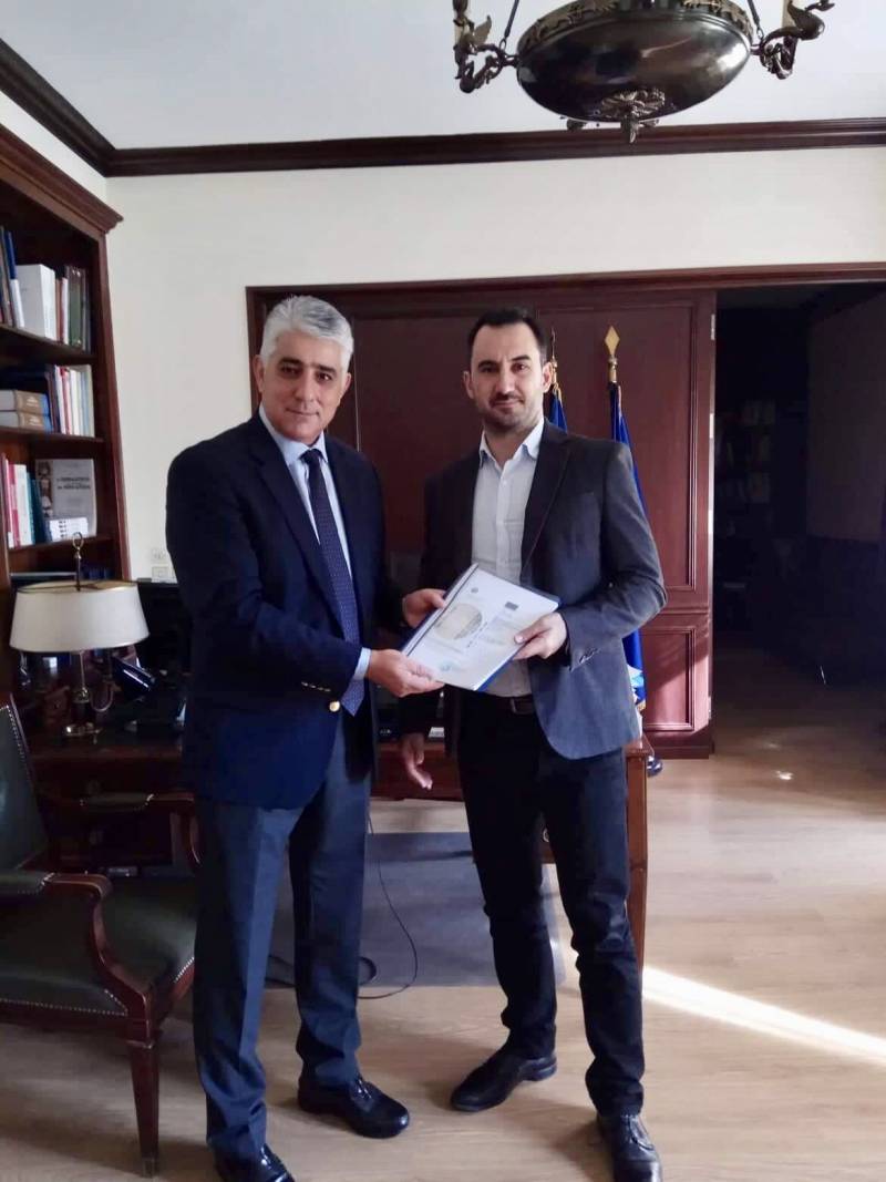 Στον Χαρίτση ο Καφαντάρης για σχολείο Κορώνης