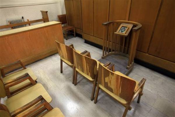 Συνεχίζουν την αποχή διαρκείας οι δικηγόροι