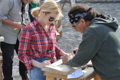 Ανοιχτό υπαίθριο εργαστήρι γλυπτικής στο Ιστορικό Κέντρο Καλαμάτας (φωτογραφίες)