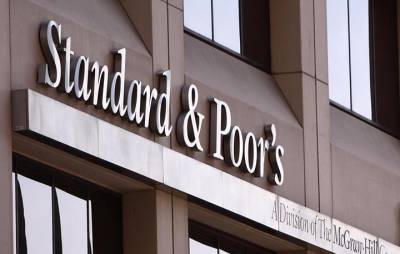 S&amp;P: Αναβάθμιση του ελληνικού αξιόχρεου σε Β+ από Β