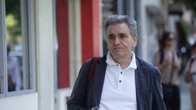 Τσακαλώτος: Υπέρ μιας συλλογικής ηγεσίας και μεσοπρόθεσμου σχεδιασμού για να αποκτήσει ο ΣΥΡΙΖΑ αξιόπιστη πρόταση διακυβέρνησης