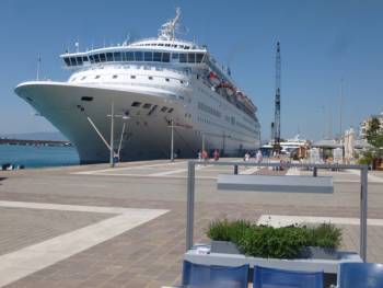 1.637 τουρίστες με το &quot;Thomson Majesty&quot; χθες στην Καλαμάτα