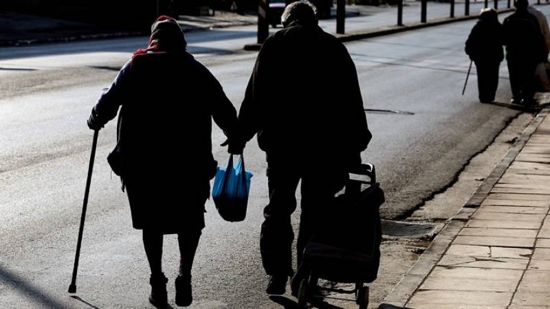 Σε ποια τμήματα της Ελλάδας μειώνεται πιο γρήγορα ο πληθυσμός - Ποιοι νομοί γερνούν