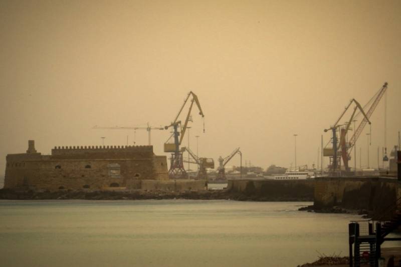 Καιρός: Επιστρέφει η αφρικανική σκόνη – Πού θα αγγίξει τους 30 βαθμούς ο υδράργυρος (βίντεο)