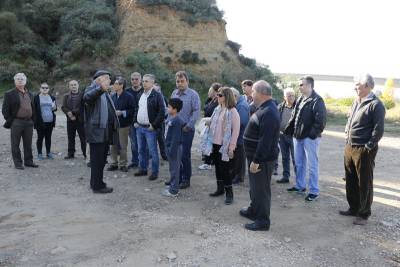 Στο πεδίο βολής θέλει το ανοιχτό θέατρο ο Μάκαρης (βίντεο)