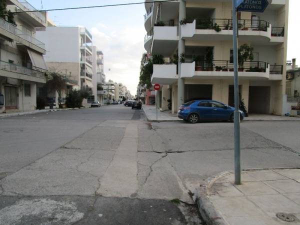 Προβληματισμός για τα “χαντάκια”