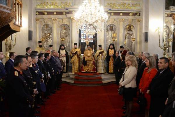 Δοξολογία για την υποδοχή του 2016 στο ναό της Υπαπαντης (φωτογραφίες)