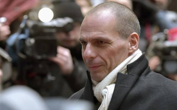 Βαρουφάκης: Πατριωτικό καθήκον και η πληρωμή φόρων