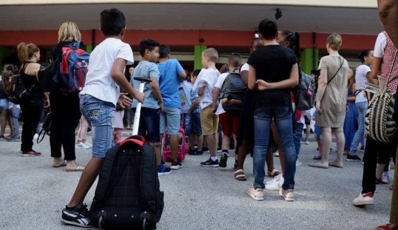 Σχολεία: Χωρίς μάσκες και τεστ η επιστροφή των μαθητών (βίντεο)