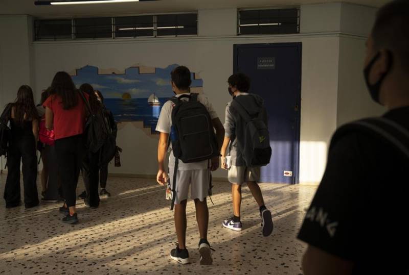 Σχολεία: Στο τραπέζι αλλαγές από 10 Ιανουαρίου - Στο «μικροσκόπιο» εκδρομές και 50%+1