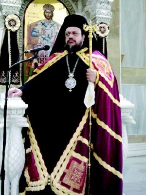 Μητροπολίτης προς Μπρεδήμα: Προς &quot;όψιμον θιασώτη&quot; της &quot;κάθαρσης&quot; στο Νεκροταφείο