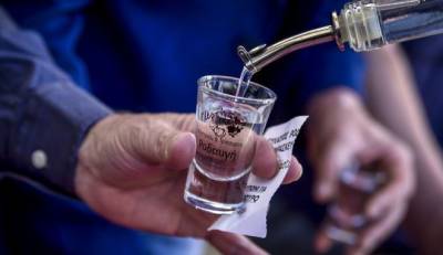 Τι αλλάζει για χύμα τσίπουρο και τσικουδιά - Η "ατέλεια" και ο τρόπος διάθεσης