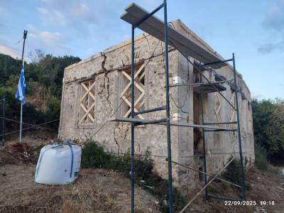 Στερεωτικές εργασίες στο διατηρητέο Δημοτικό Σχολείο Κάτω Αμπελοκήπων