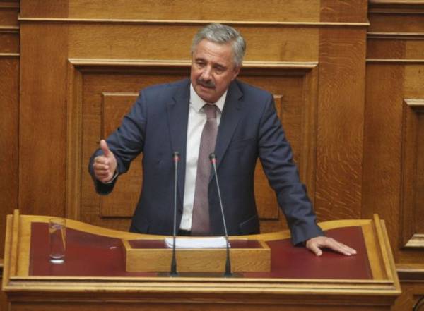 Μανιάτης: "Η σκέψη όλων μας στις οικογένειες των ανθρώπων που χάθηκαν τόσο άδικα στη Μεσσηνία"