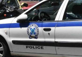 Ηλικιωμένη στο Φίλια "οσμίστηκε" 2 απατεώνες και η αστυνομία τους συνέλαβε