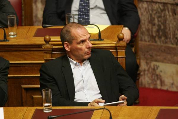 Δεν υπογράφει αύξηση ΦΠΑ στα νησιά ο Βαρουφάκης