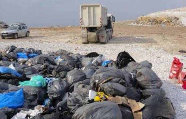 Επαναληπτικός διαγωνισμός για τα σκουπίδια της Μάνης