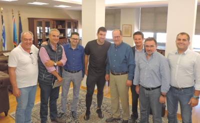 Έτοιμος και πρόθυμος να βοηθήσει την Καλαμάτα ο Σωκράτης Παπασταθόπουλος (βίντεο)