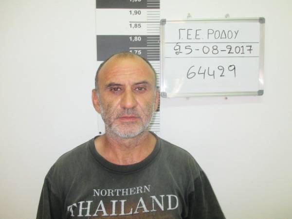 Καλαματιανός σε 6μελή σπείρα, που εξαπατούσε πολίτες στη Ρόδο (φωτογραφίες)