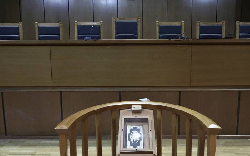 Θεσσαλονίκη: Φυλάκιση, με αναστολή, στον 47χρονο που είχε αλυσοδεμένα 14 σκυλιά