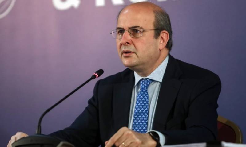 Χατζηδάκης: Τιμούμε την Παγκόσμια Ημέρα Ατόμων με Αναπηρία με έργα