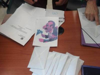 Αντιδράσεις για την φιγούρα Καραγκιόζη στην κάλπη του Δημοτικού Συμβουλίου Τριφυλίας