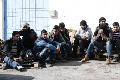 Λαμπρόπουλος: “Θα έρθουν μετανάστες στο στρατόπεδο της Καλαμάτας;”