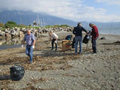 Εθελοντικός καθαρισμός των εκβολών του Νέδοντα από την παράταξη Μάκαρη (βίντεο)