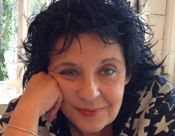 Κανέλλη για Τσίπρα: Αριστερός άρχοντας των δαχτυλιδιών με βέρα στο δεξί