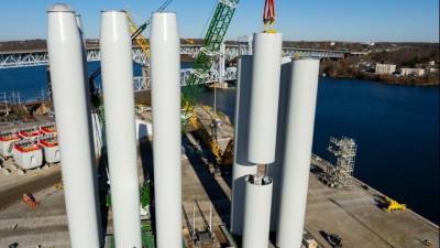 Η κυβέρνηση Ντ. Τραμπ αναστέλλει όλα τα μεγάλα υπεράκτια έργα αιολικής ενέργειας