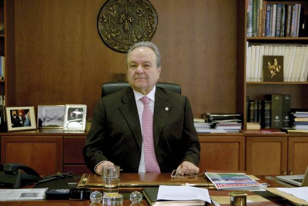 Δημ. Μανιατάκης, πρόεδρος Μανιατάκειου Ιδρύματος: Τι πρέπει να γίνει για να βγούμε από την κρίση