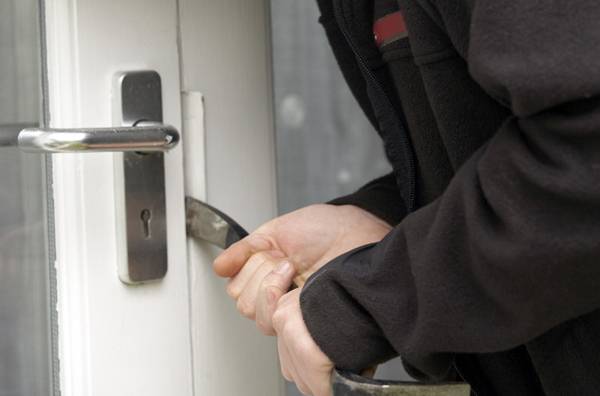 Διαρρήξεις στη Μικρομάνη