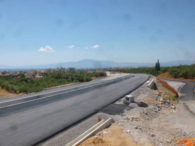 Απλήρωτοι ακόμα πολλοί ιδιοκτήτες γης για τον περιφερειακό της Καλαμάτας