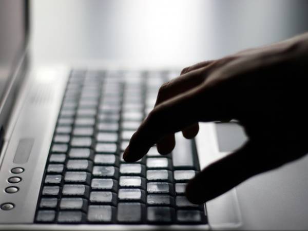 Ελεύθερος με όρους για την παιδική πορνογραφία
