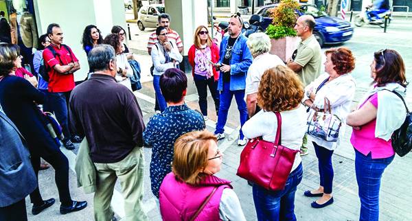 Περιήγηση σε κτήρια της Αριστομένους