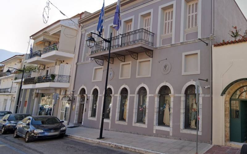 Εκθεση φωτογραφίας του Τάκη Τλούπα - Εγκαίνια αύριο στη Συλλογή Ελληνικών Ενδυμασιών «Βικτωρία Γ. Καρέλια»